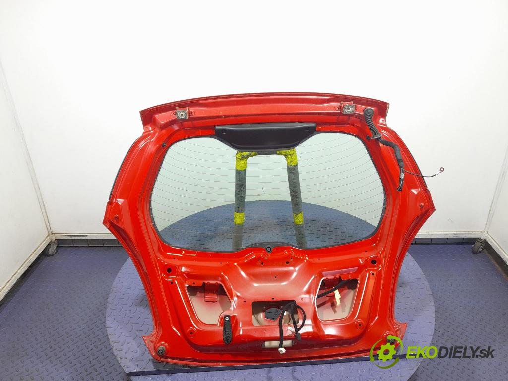 Ford Ka 2015 zadna dveře kufra: kufra:
