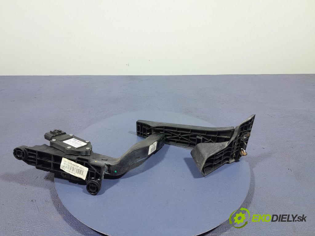 Hyundai Ix35 2011 pedal Plyn: 32700-2S100