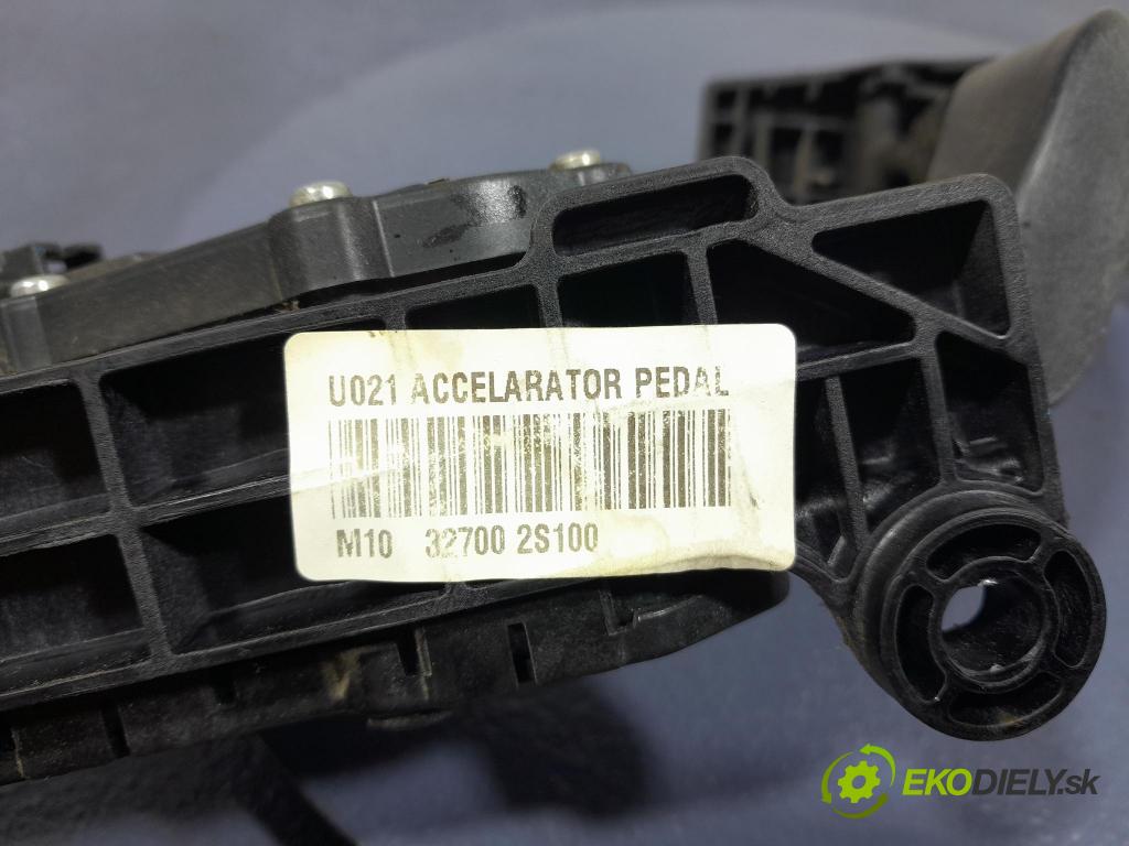 Hyundai Ix35 2011 pedal Plyn: 32700-2S100