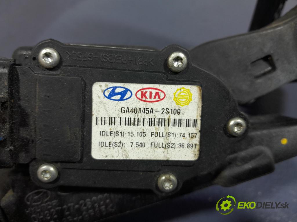 Hyundai Ix35 2011 pedal Plyn: 32700-2S100