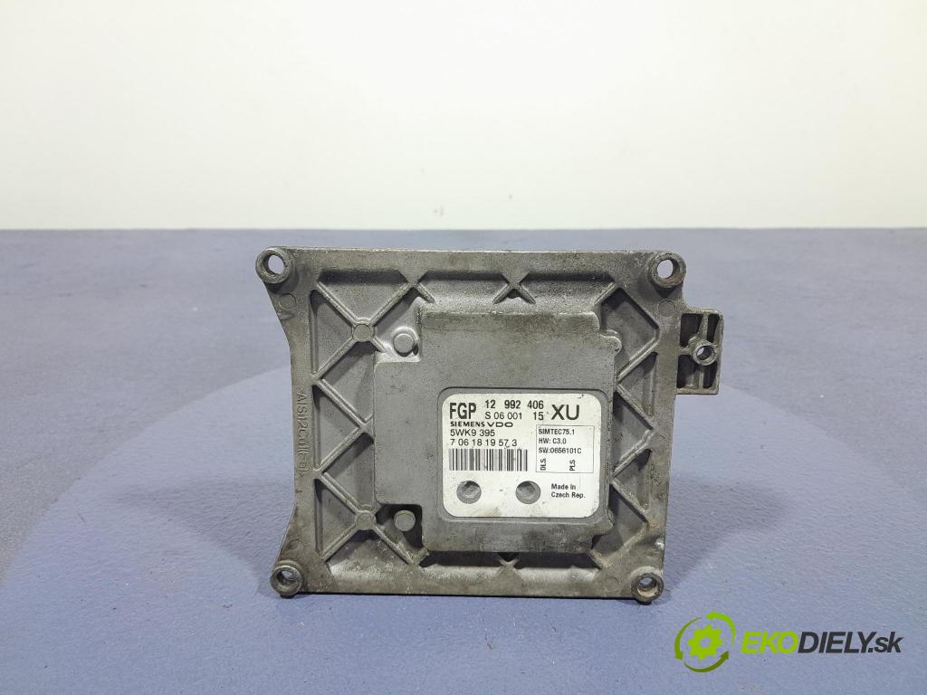 Opel Astra 2007 řídící jednotka Motor: 12992406