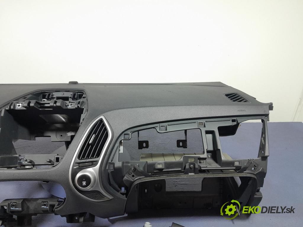 Hyundai Ix35 2011 kokpit,pristrojová doska
