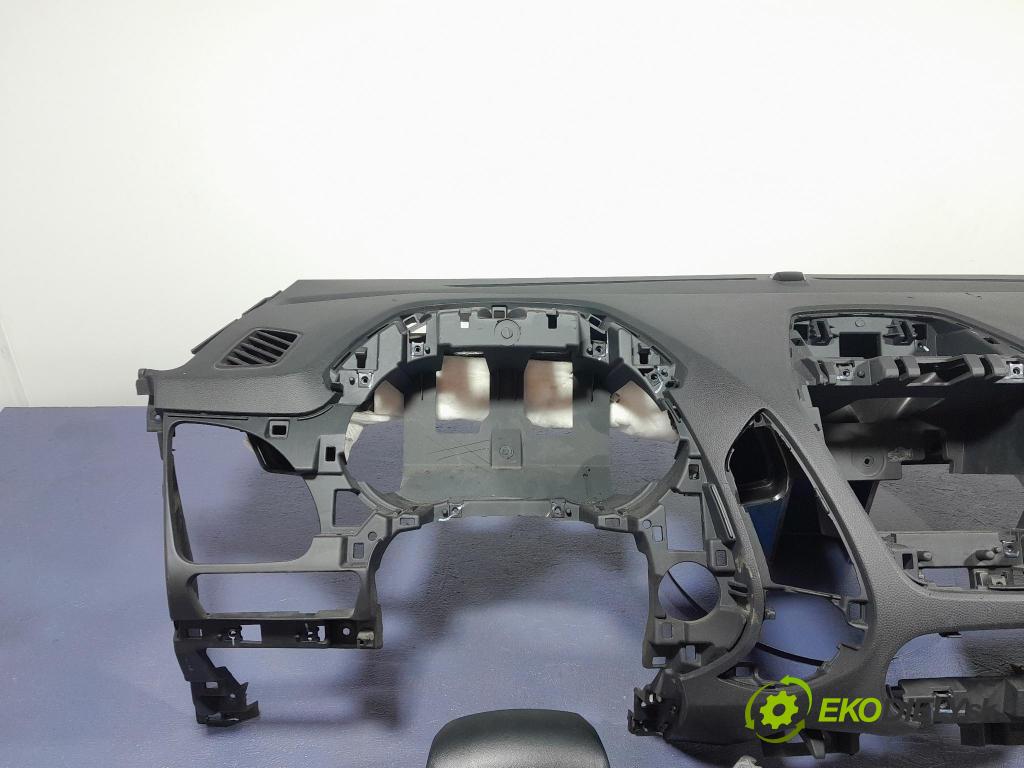 Hyundai Ix35 2011 kokpit,pristrojová doska