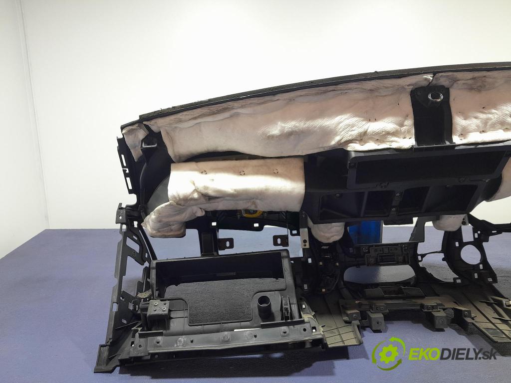 Hyundai Ix35 2011 kokpit,pristrojová doska