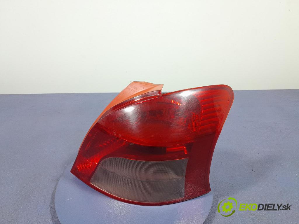 Toyota Yaris 2006 svetlo / reflektor zad Prava: Vonkajsia:
