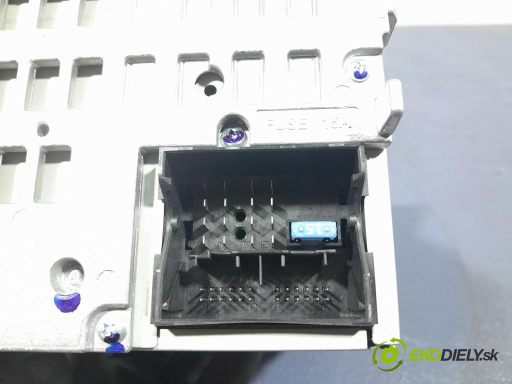 Audi A4 2012 Radio I Navigácia: 8R1035186F