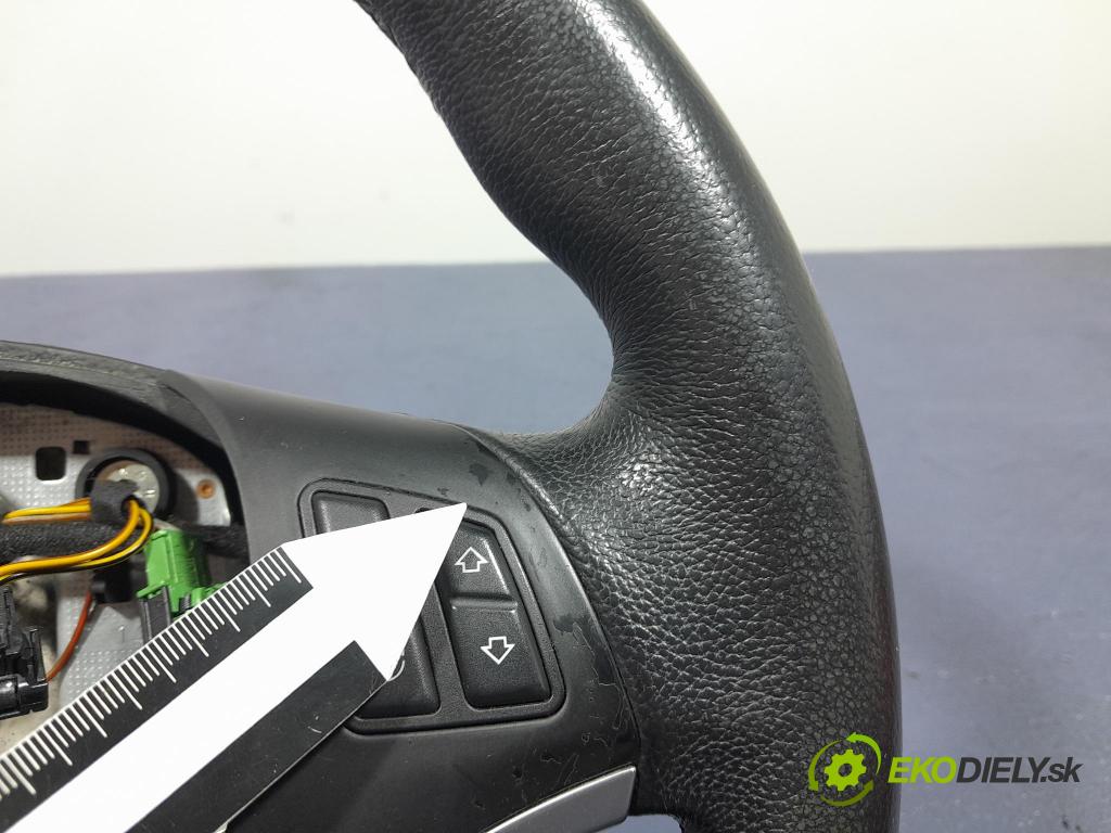 Bmw Seria 1 2007 volant 6769894