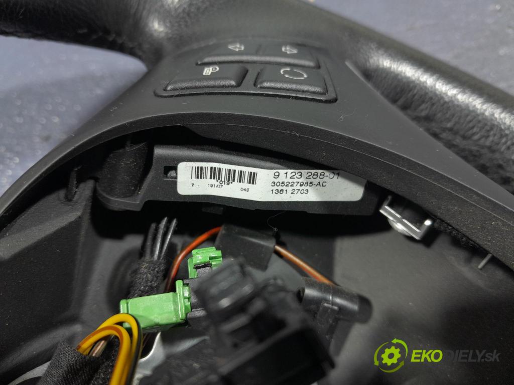 Bmw Seria 1 2007 volant 6769894
