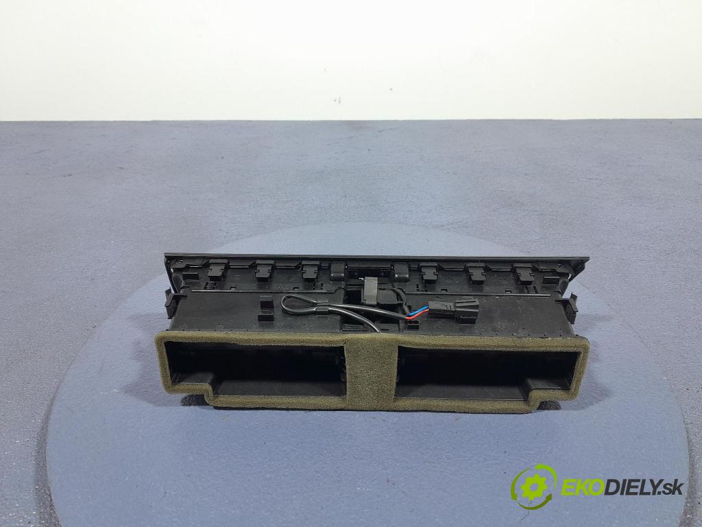 Audi A4 2012 GRIDS: Prúd vzduchu: Vzduch: 8T1820951E
