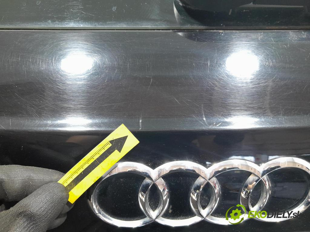 Audi A4 2012 zadna dveře kufra: kufra: