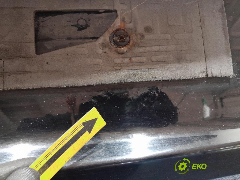 Audi A4 2012 zadna dveře kufra: kufra: