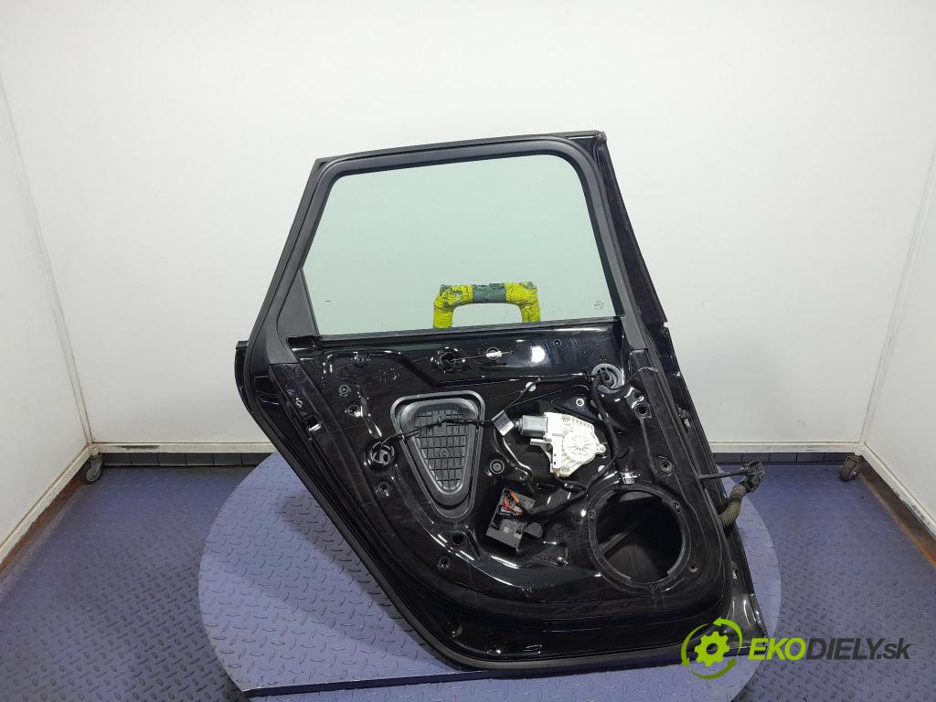 Audi A4 2012 dvere zad Vľavo: 