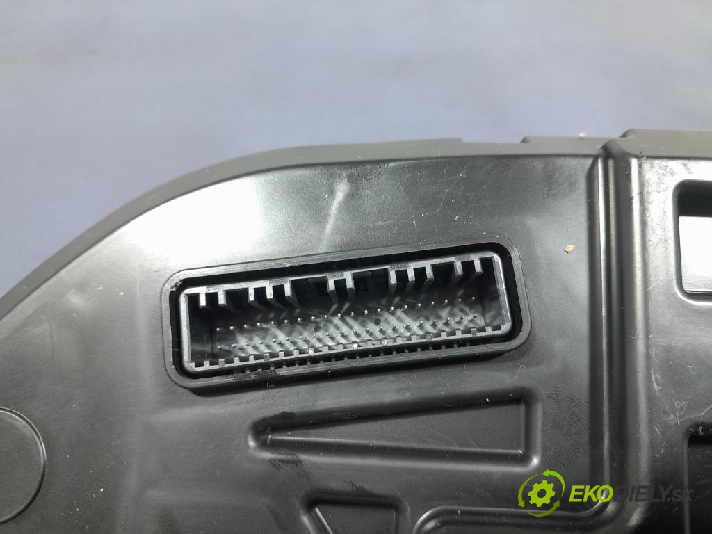 Hyundai I30 2021 prístrojovka/ budíky 11642-02470