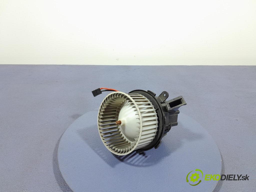 Audi A4 2012 ventilátor Vzduch: X6553