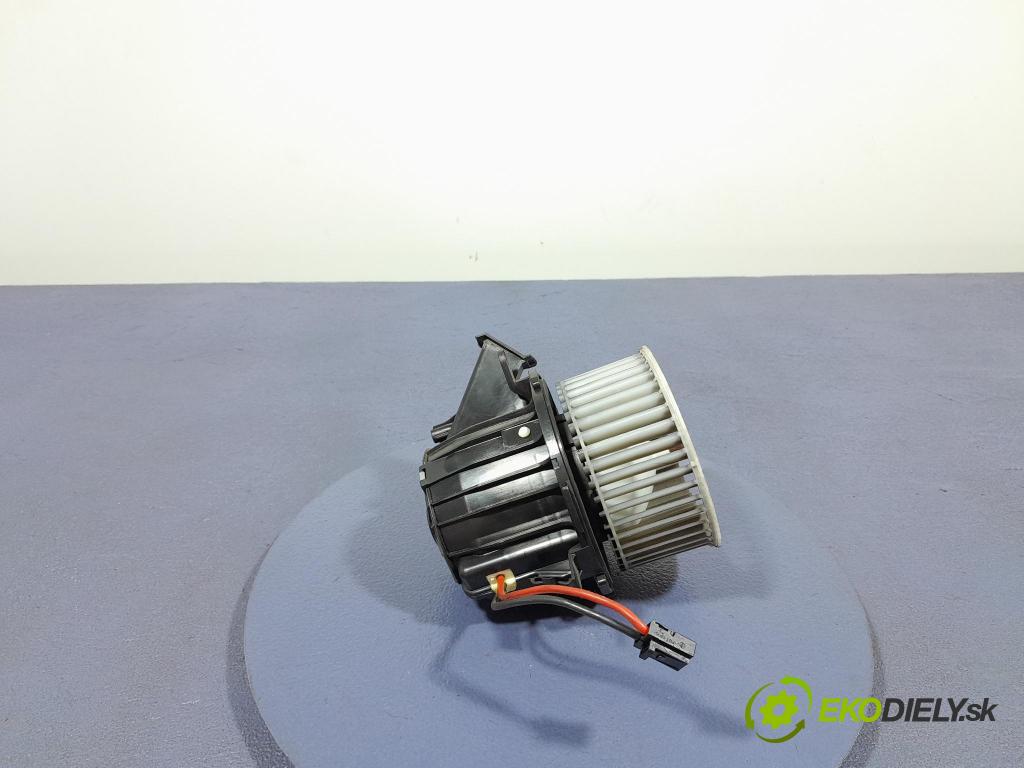 Audi A4 2012 ventilátor Vzduch: X6553
