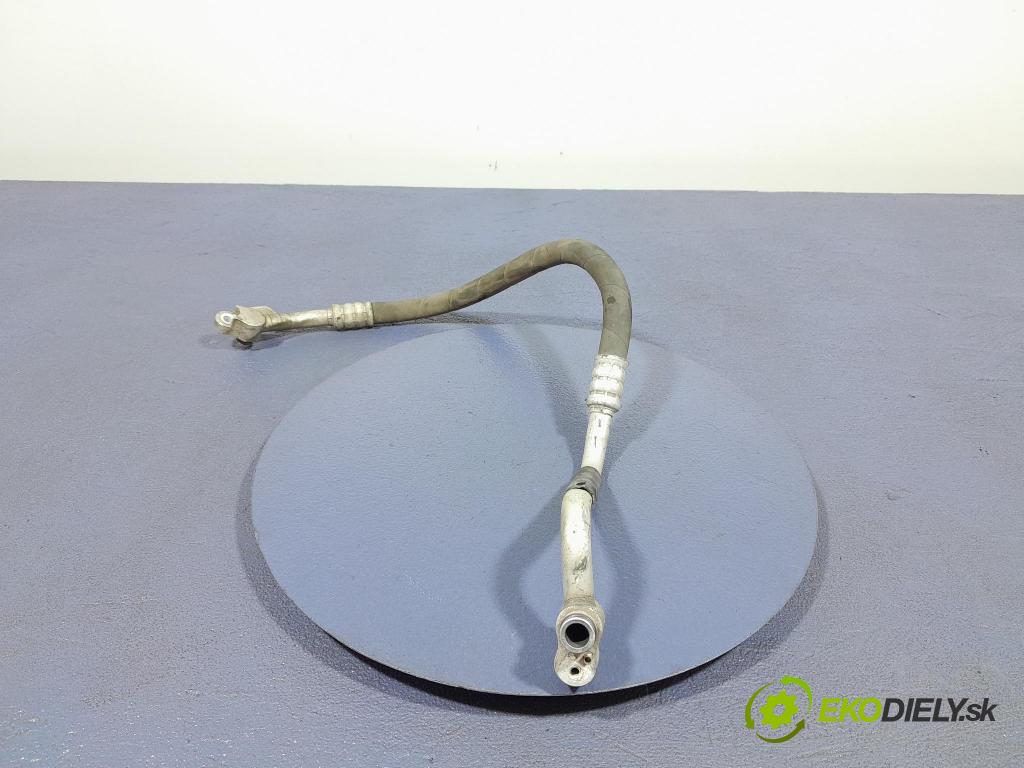 Audi A4 2012 rúrka Klimatizácia: 8T0260701C