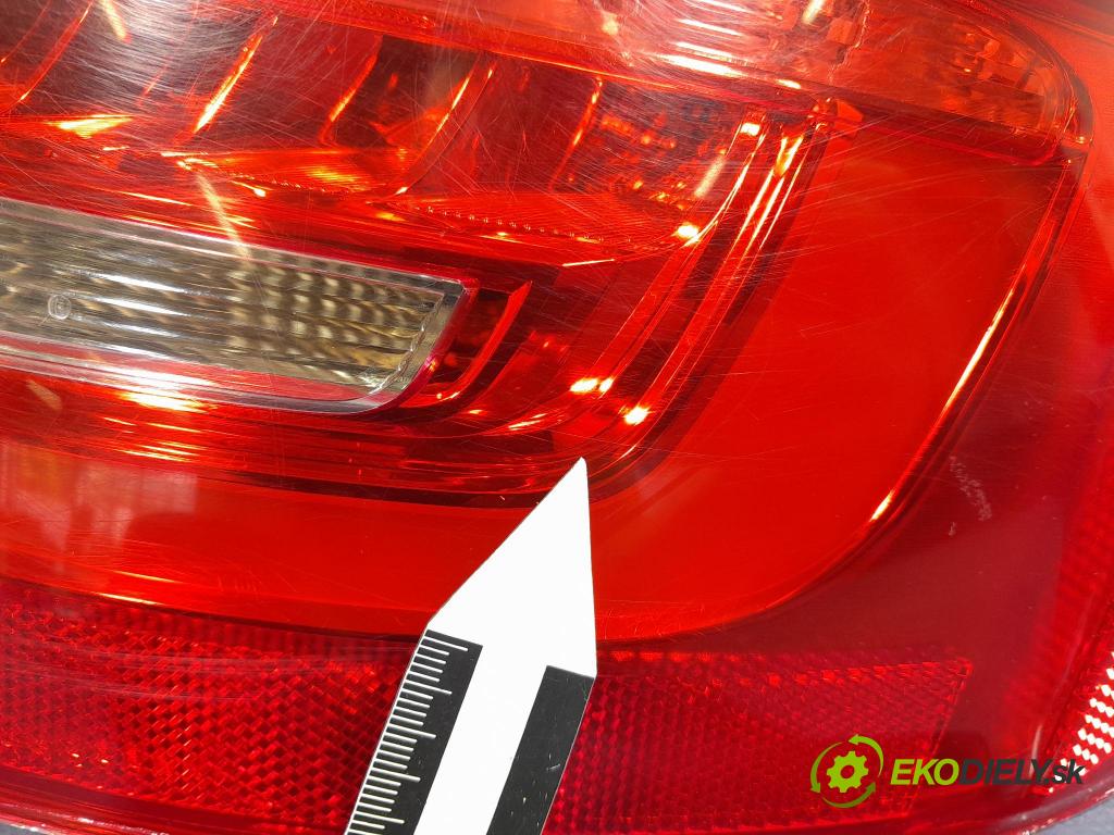 Audi A4 2012 svetlo / reflektor zad Prava: Vonkajsia: 8K9945096D