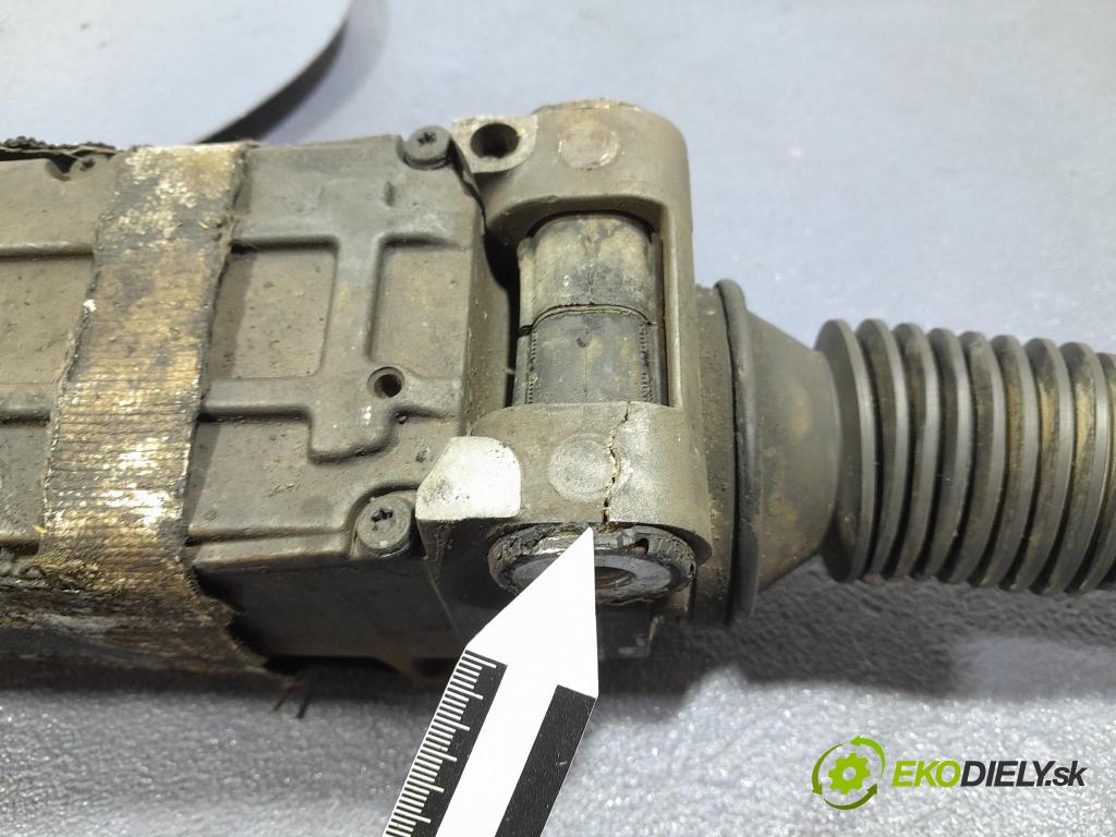 Audi A4 2012 Ozubené kolo: volant 8K1423055