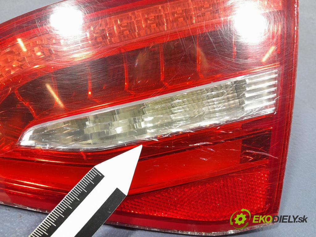 Audi A4 2012 svetlo / reflektor zad Prava: Vnútri: 8K9945094E