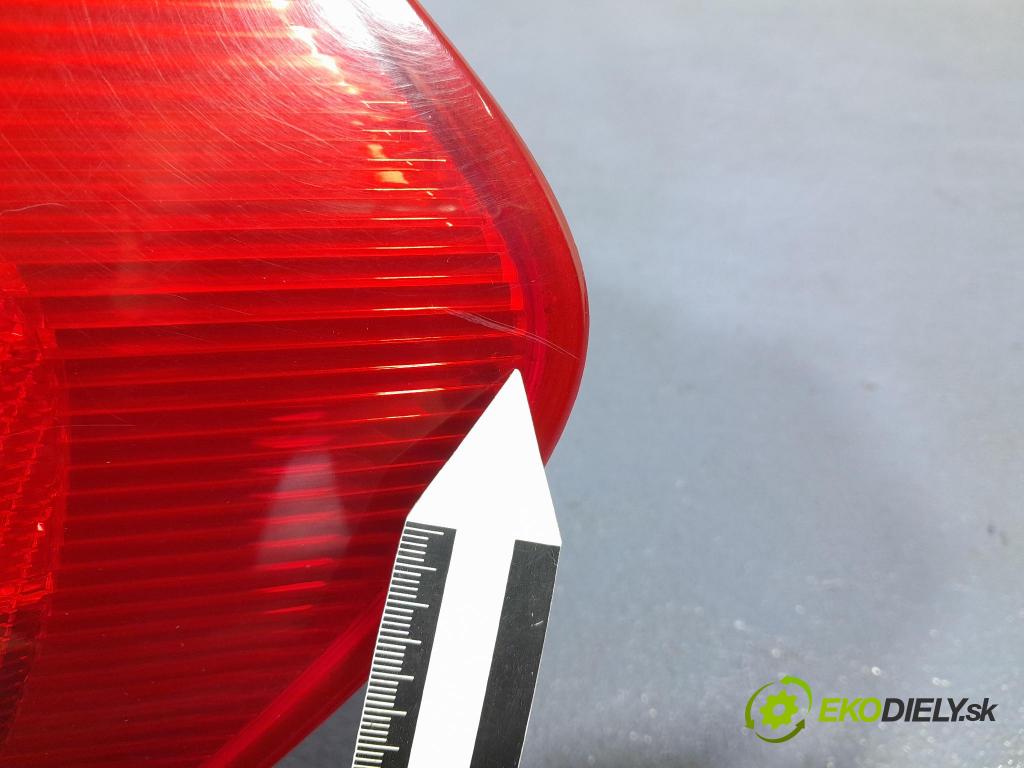 Bmw Seria 1 2007 svetlo / reflektor zad Prava: Vonkajsia: 7181298