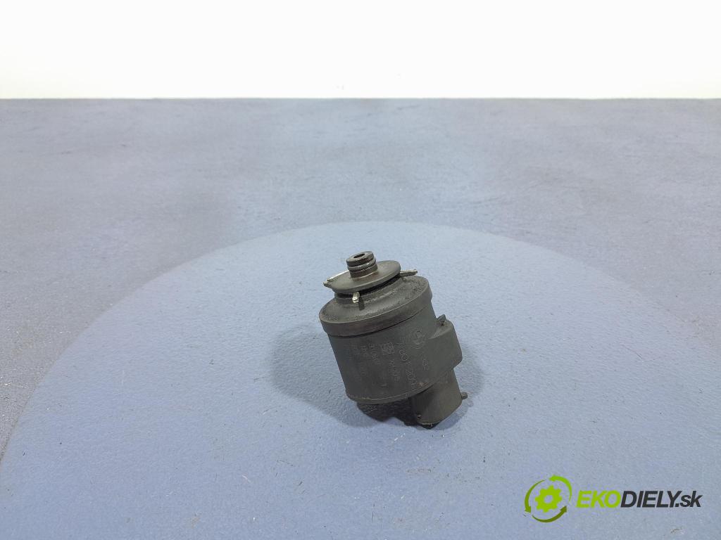 Bmw Seria 1 2007 obal Filtre: paliva 7801209