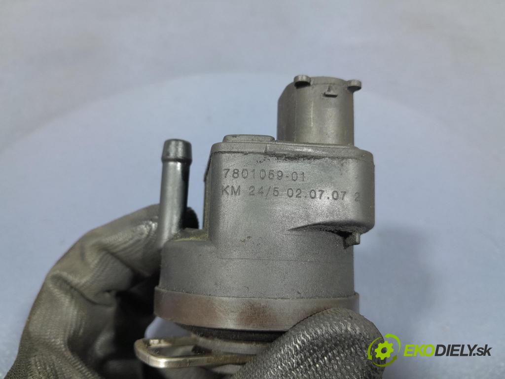 Bmw Seria 1 2007 obal Filtre: paliva 7801209