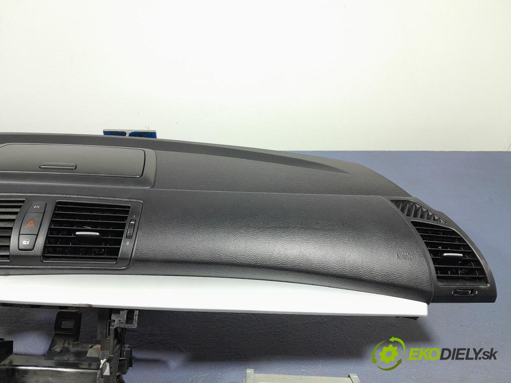 Bmw Seria 1 2007 kokpit,pristrojová doska