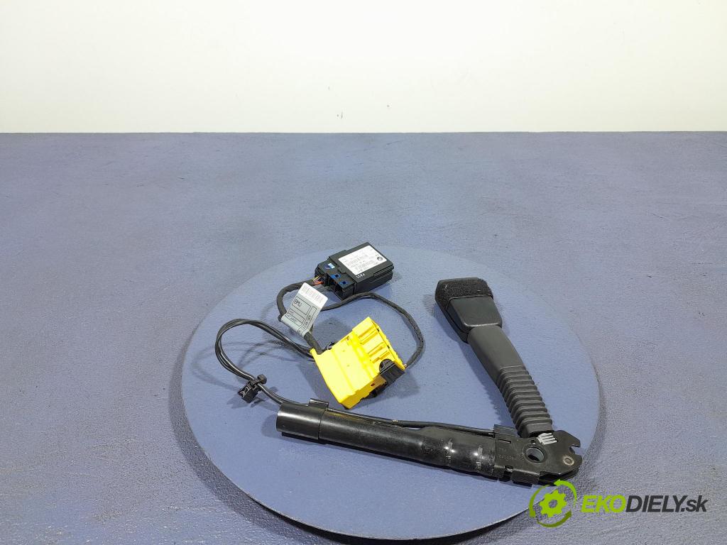Bmw Seria 1 2007 Pásy: Bezpečnosť: x 33044477F