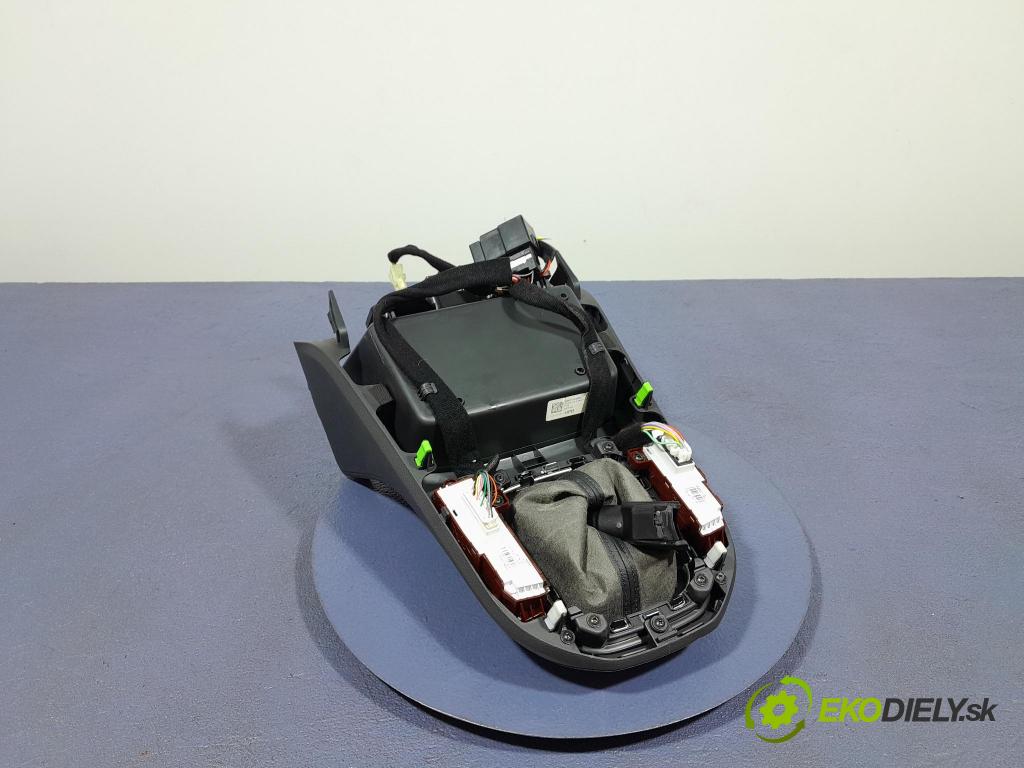 Hyundai I30 2021 kryt Plast: Interiéry: 84651-G4000