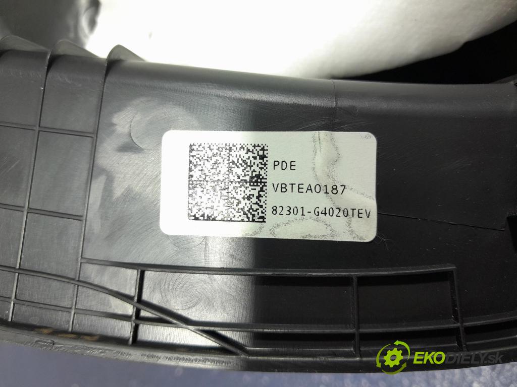 Hyundai I30 2021 Tapacír: dveře před levá 82301-G4020