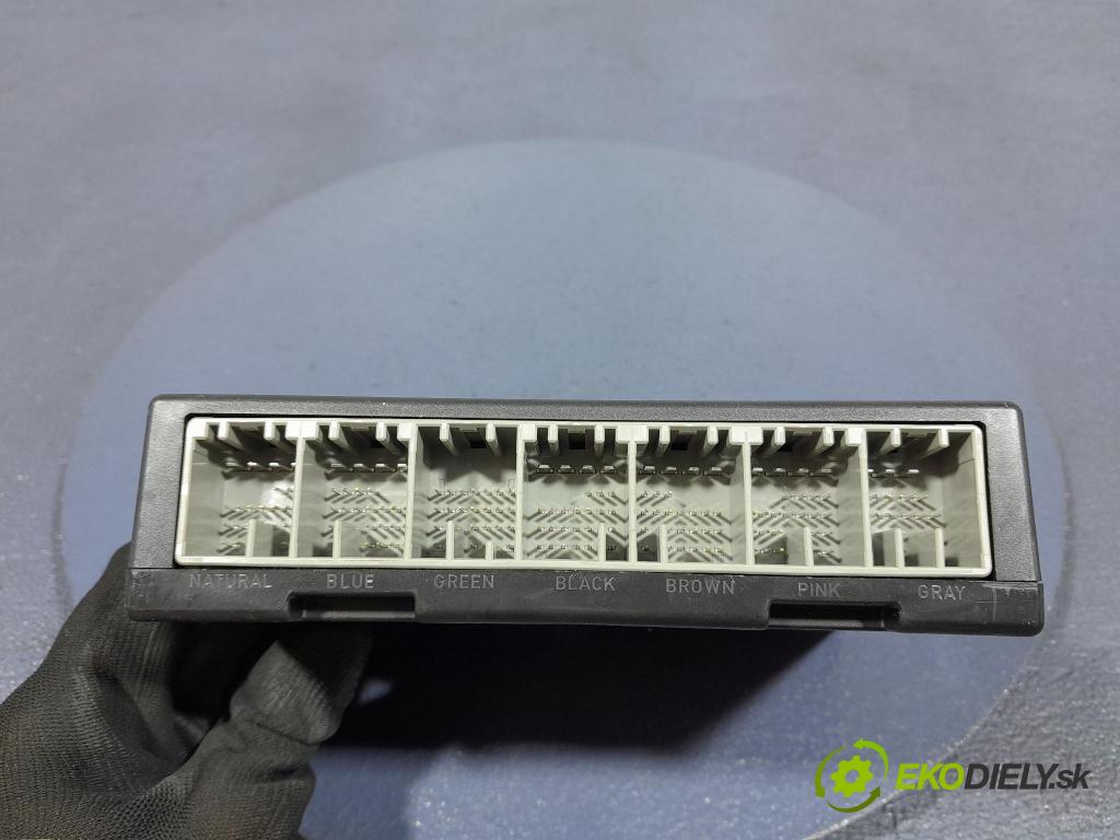 Opel Astra 2013 řídící jednotka Komfortu 13586588