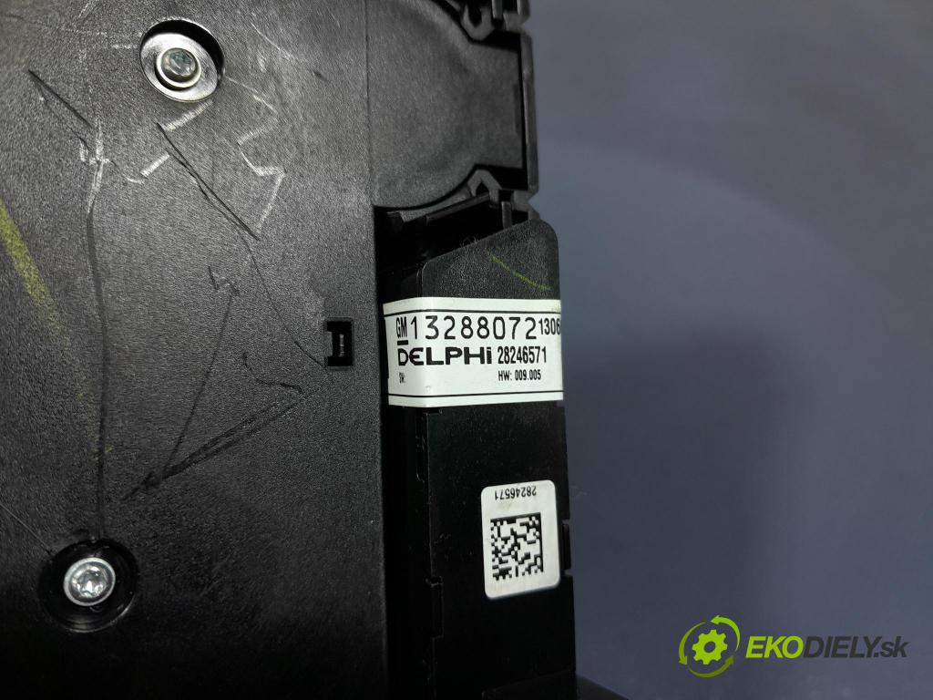 Opel Astra 2013 Přepínač Radio Navigace 13360090