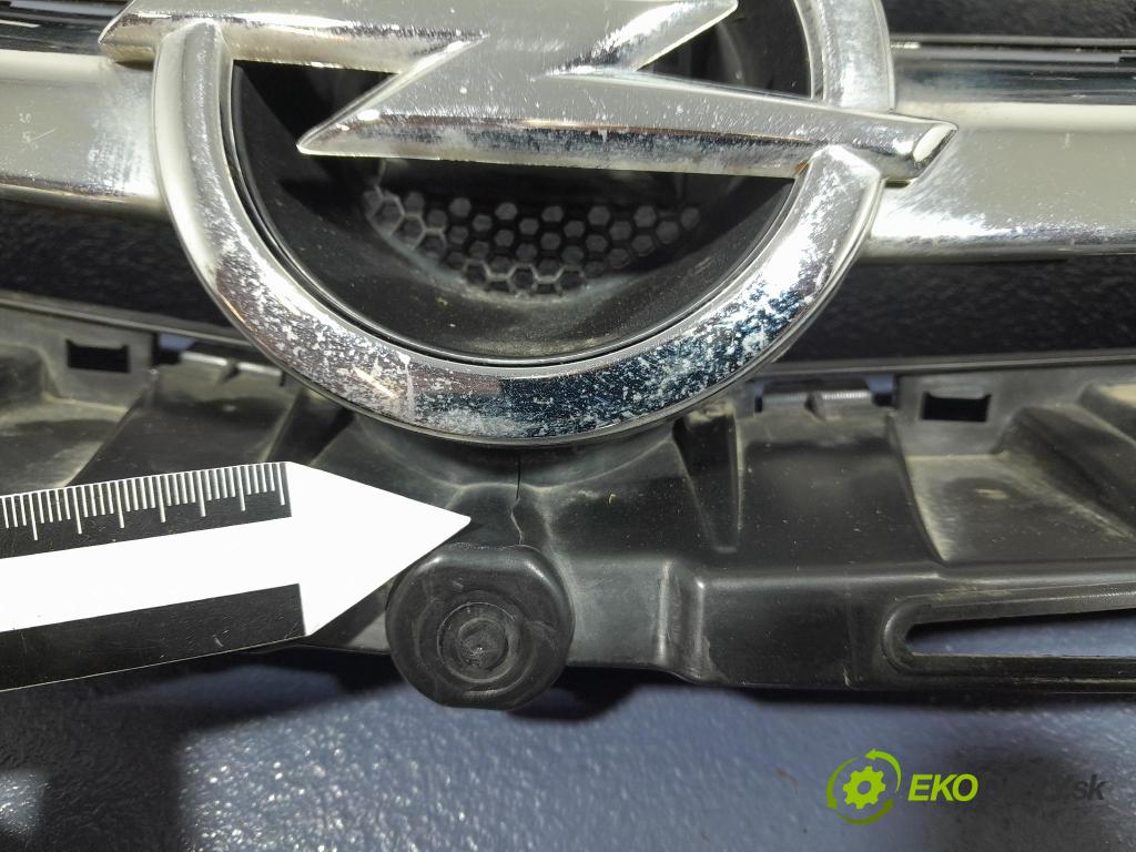 Opel Astra 2013 miežka / Gril: 13368851