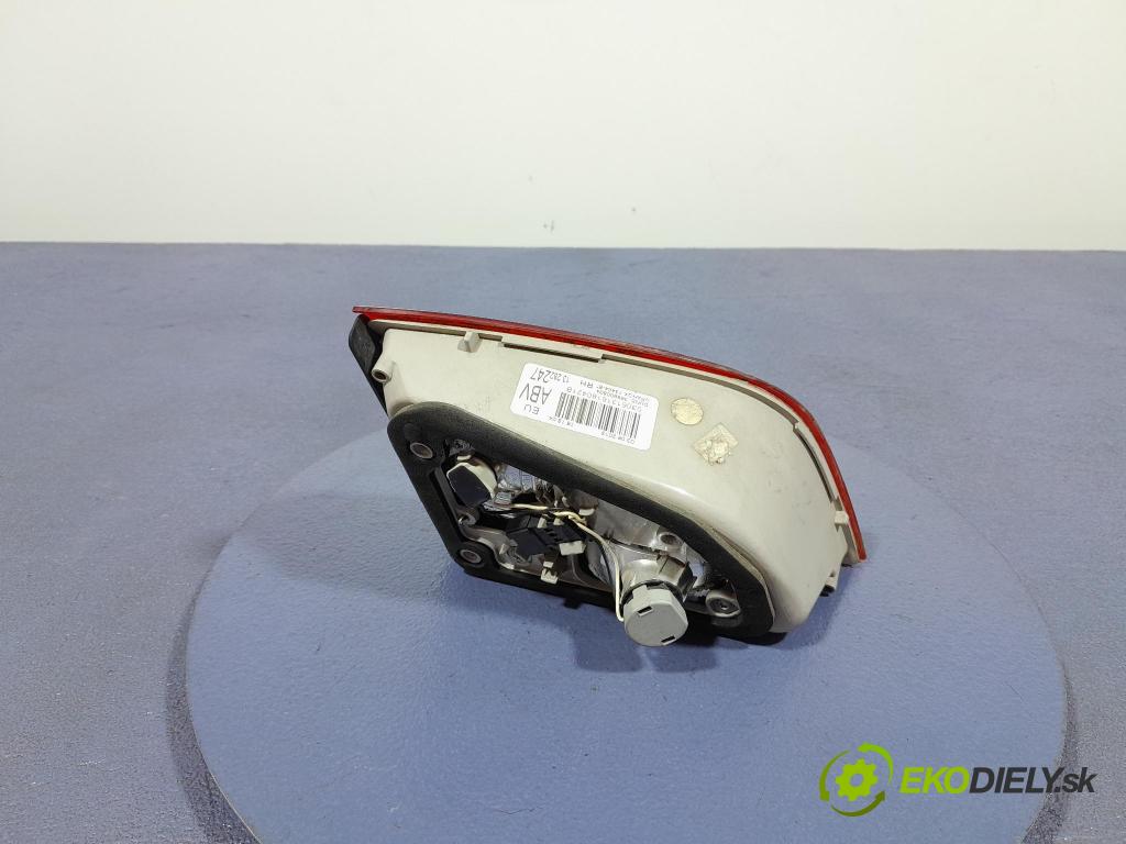 Opel Astra 2013 svetlo / reflektor zad Prava: Vnútri: 13282247