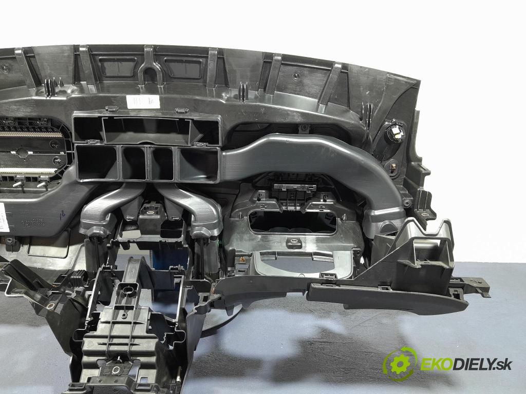 Opel Astra 2013 kokpit,pristrojová doska 13301067