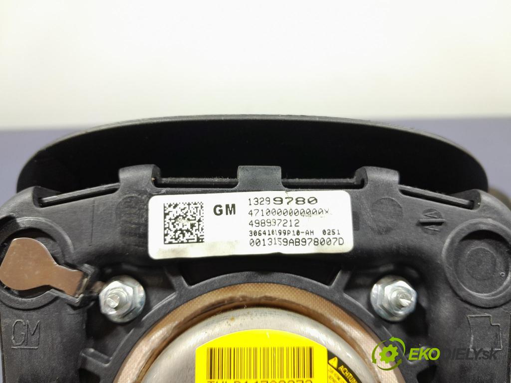 Opel Astra 2013 kokpit,pristrojová doska 13301067