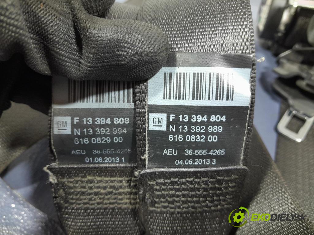 Opel Astra 2013 kokpit,pristrojová doska 13301067