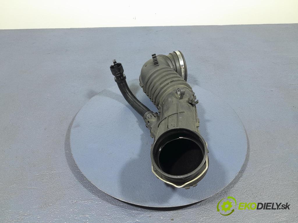 Bmw Seria 1 2007 rúrka Vzduch: 7804846