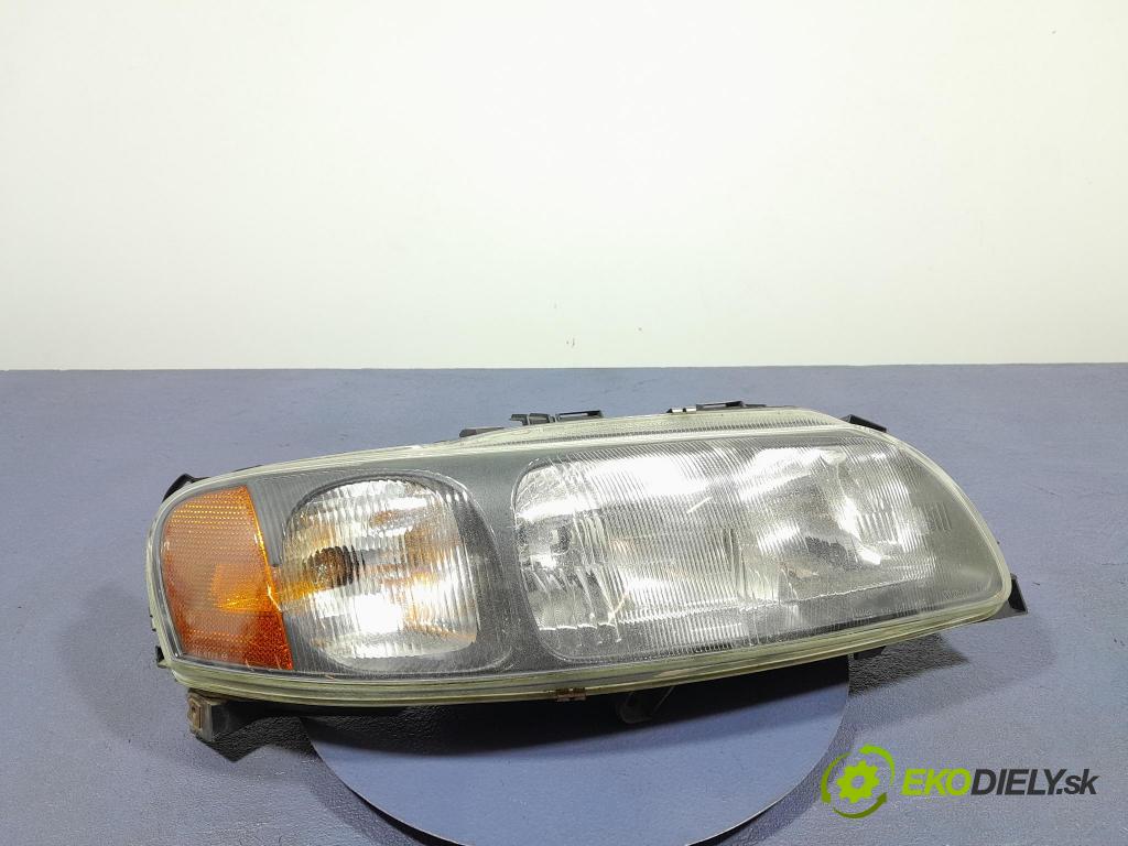 Volvo Xc70 2000 Reflektor: v pravo: 89007904