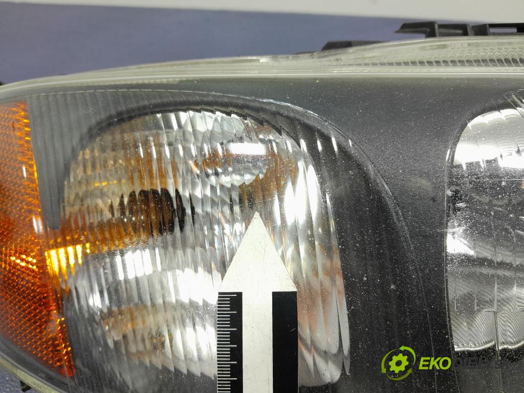 Volvo Xc70 2000 Reflektor: v pravo: 89007904