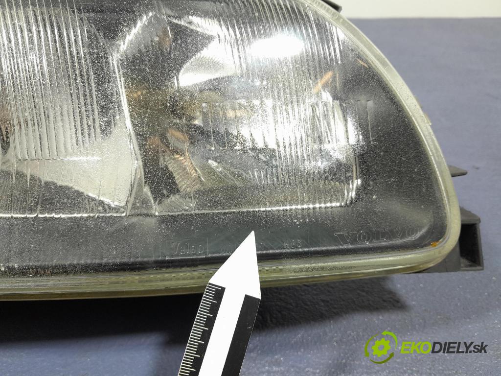 Volvo Xc70 2000 Reflektor: v pravo: 89007904