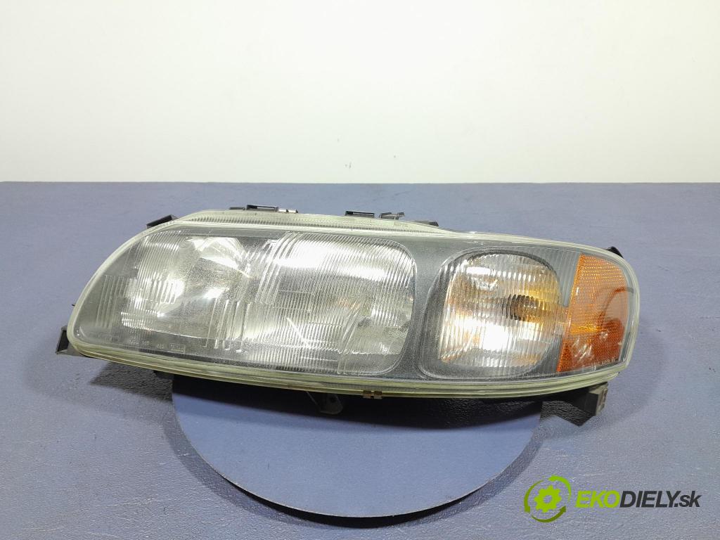 Volvo Xc70 2000 Reflektor: Vľavo: 8662948