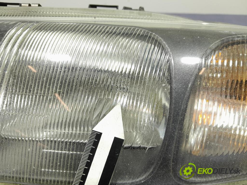 Volvo Xc70 2000 Reflektor: Vľavo: 8662948