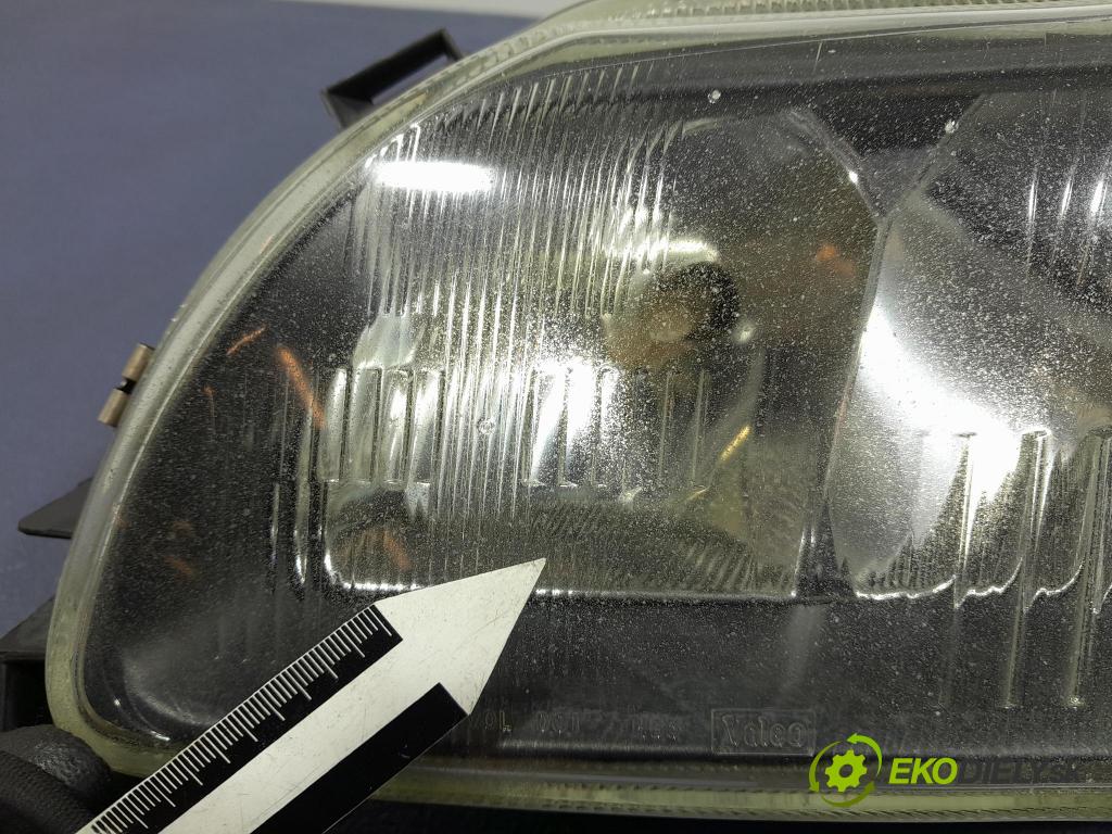 Volvo Xc70 2000 Reflektor: Vľavo: 8662948