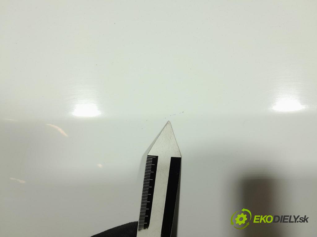 Opel Astra 2013 dveře Zad: Vlevo, odjet: