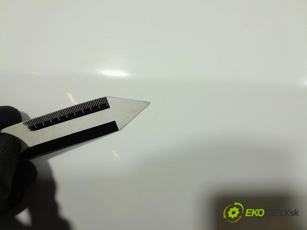 Opel Astra 2013 dveře Zad: Vlevo, odjet: