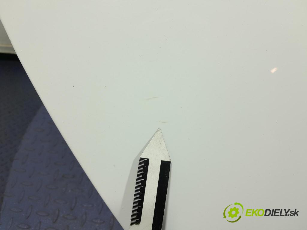Opel Astra 2013 dveře Zad: prave