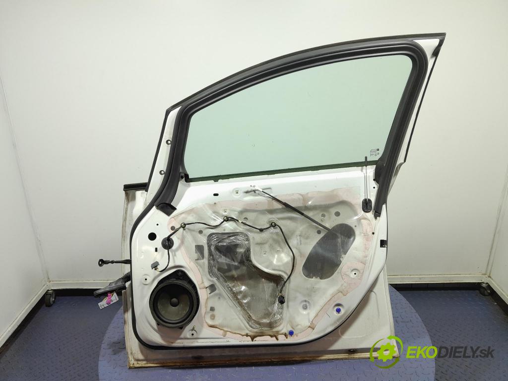 Opel Astra 2013 dvere Predné pravé