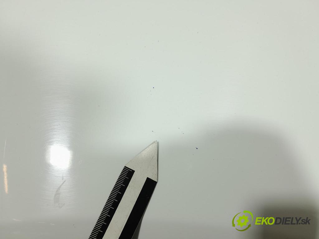 Opel Astra 2013 blatník Predné Vľavo: