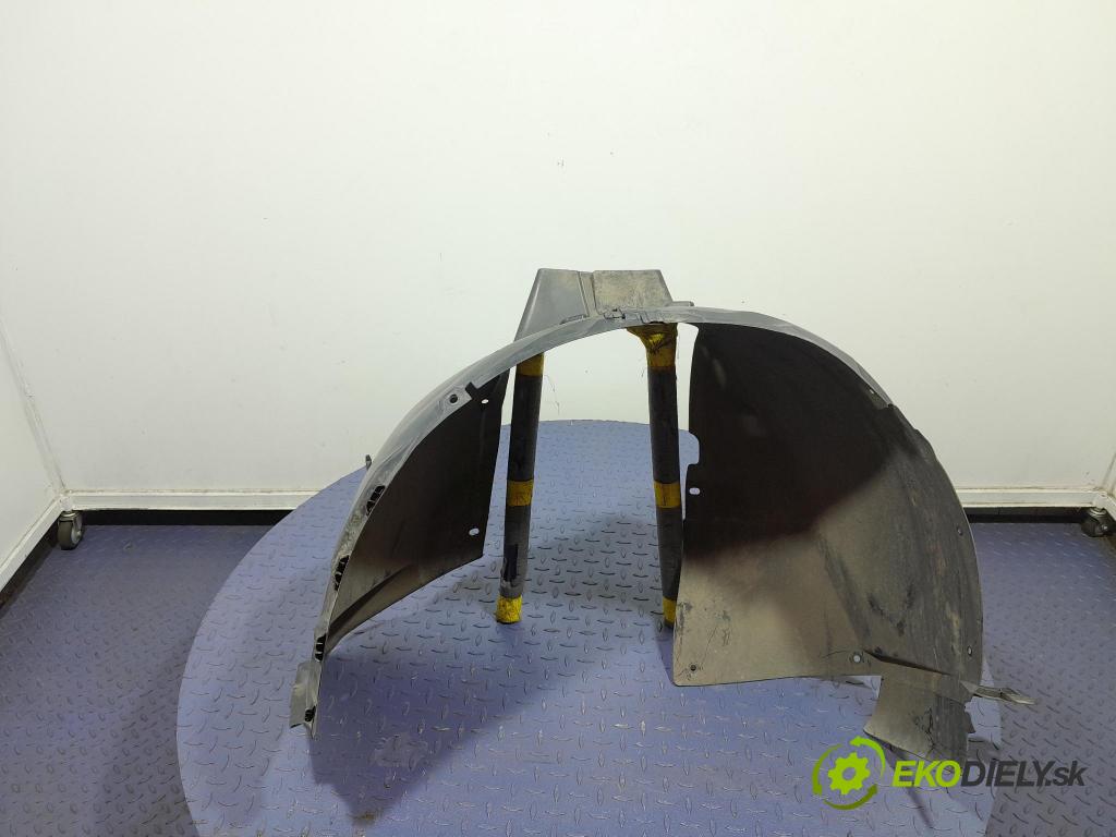 Opel Astra 2013 blatník: Plastický před 13432427